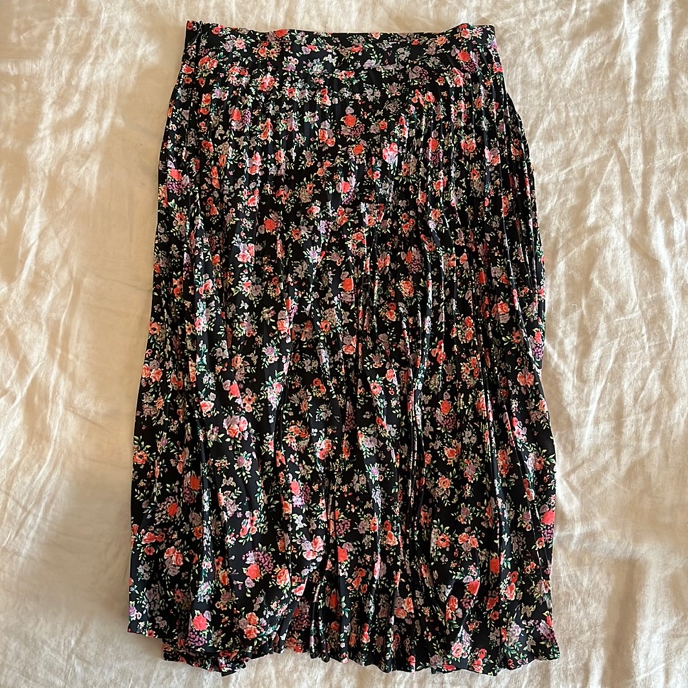 Pleated floral skirt XS